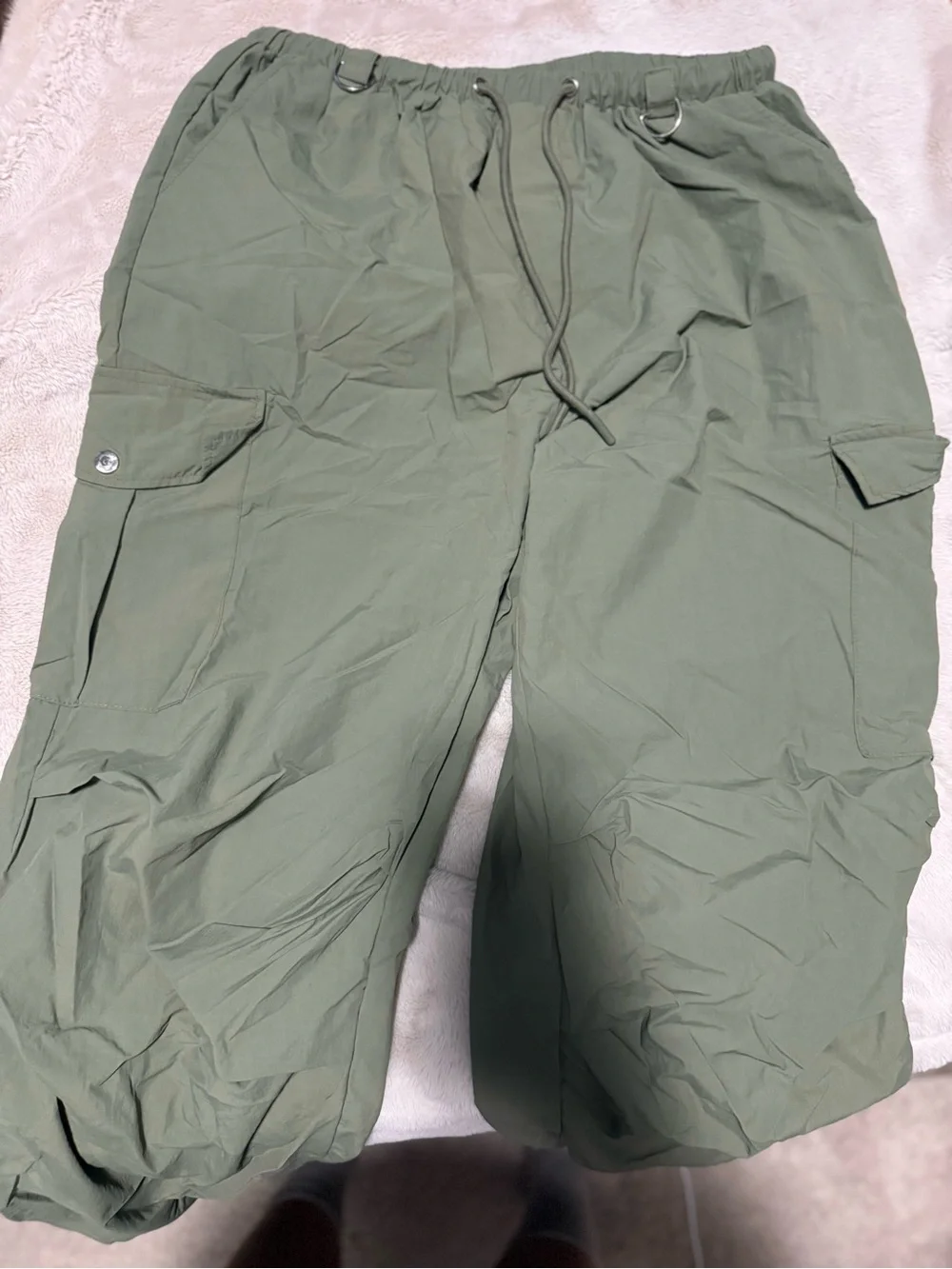 Fashion Nova Women's Cargo Joggers in Green - Picture 3 of 7